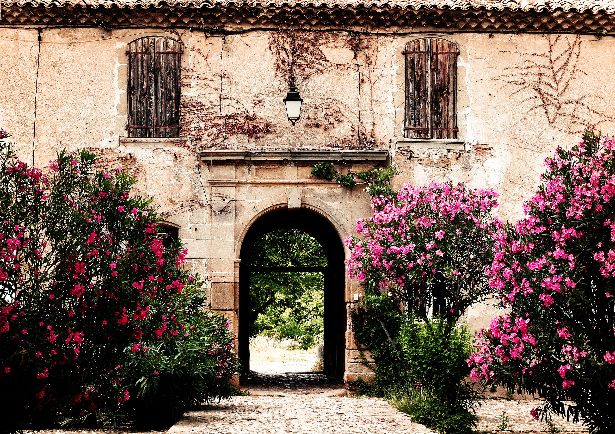 label village de caractere©iStock absolutely frenchy